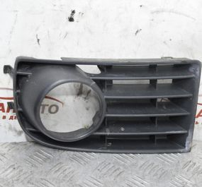Решітка бампера ліва під протитуманну фару Volkswagen Golf V 2003-2008 Фольксваген Гольф 5 1K0853665B