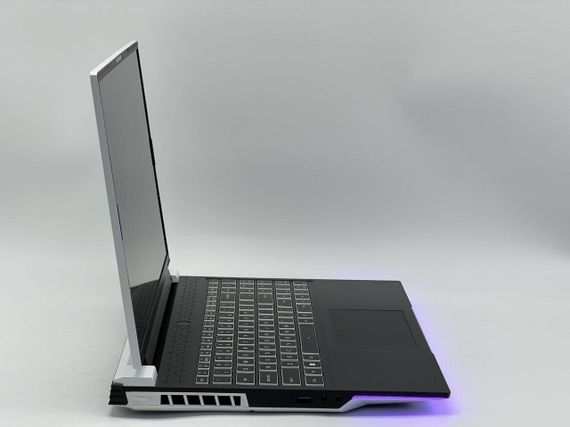 Игровой ноутбук Eluktronics PROMETHEUS XVI G2 / 16" (2560x1600) IPS / Intel Core i7-13700HX (16 (24) ядер по 2.1 - 5.0 GHz) / 32 GB DDR5 / 2048 GB SSD / nVidia GeForce RTX 4080, 12 GB GDDR6, 192-bit / WebCam б/у | Зображення 2