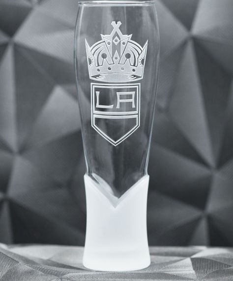 Подарочный бокал для сока воды пива 440 мл  с гравировкой  лого хоккейного клуба НХЛ  Лос Анжелис Кингс