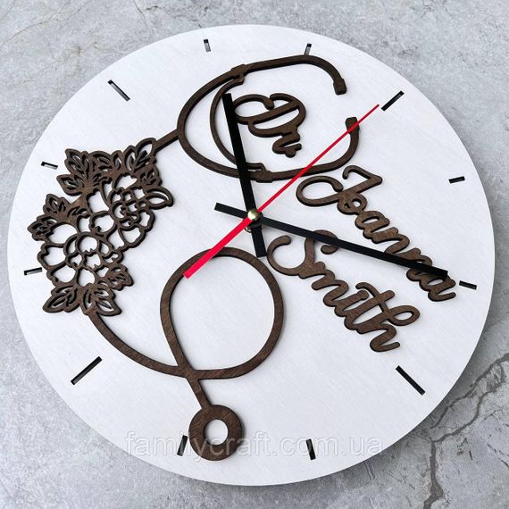 Іменний настінний годинник для лікаря з дерева Подарунок медику або медсестрі | Зображення 4