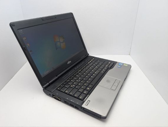 Ноутбук Fujitsu LifeBook S752 / 14" (1366x768) TN / Intel Core i5-3320M (2 (4) ядра по 2.6 - 3.3 GHz) / 6 GB DDR3 / 500 GB HDD / Intel HD Graphics 4400 б/у | Зображення 5