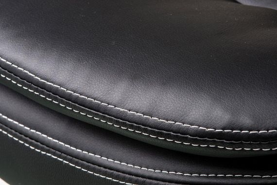 Кресло офисное для руководителя Murano кожзам черный с механизмом Tilt  с регулировкой качания | Зображення 8