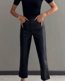 Женские укороченные широкие брюки из эко кожи BF1182 цвет черный, размер 42/44