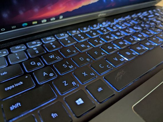 Ігровий ноутбук Б-клас Dell Vostro 7500 / 15.6" (1920x1080) IPS / Intel Core i7-10750H (6 (12) ядер по 2.6 - 5.0 GHz) / 16 GB DDR4 / 512 GB SSD / nVidia GeForce GTX 1650 Ti, 4 GB GDDR6, 128-bit / TouchID / WebCam / Windows 10 б/в + Подарунок Миша / USB | Зображення 6