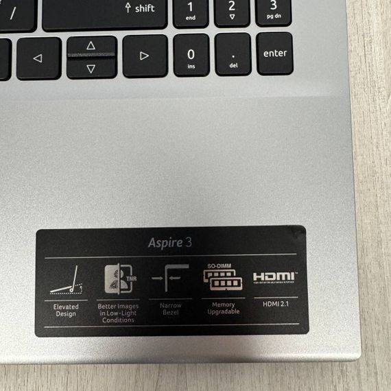 Ультрабук Acer Aspire 3 A315-59 / 15.6" (1920x1080) IPS / Intel Core i5-1235U (10 (12) ядер по 1.3 - 4.4 GHz) / 8 GB DDR4 / 256 GB SSD / Intel Iris Xe / WebCam б/у | Зображення 2