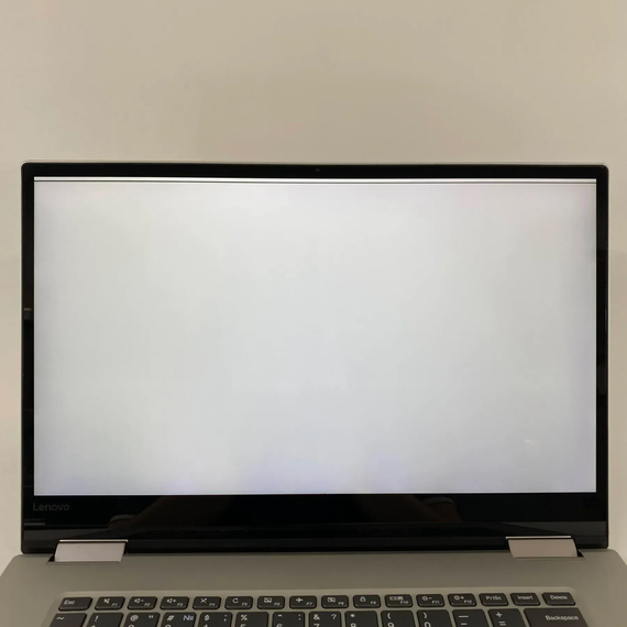 Ноутбук-трансформер Б-клас Lenovo Yoga 720-15 IKB / 15.6" (3840x2160) IPS Touch / Intel Core i7-7700HQ (4 (8) ядра по 2.8 - 3.8 GHz) / 12 GB DDR4 / 256 GB SSD / nVidia GeForce GTX 1050, 2 GB GDDR5, 128-bit / TouchID б/в + Подарунок Бездротова миша / USB | Зображення 2