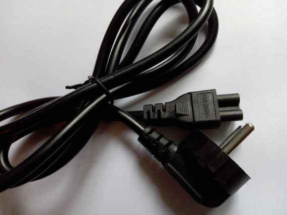 Мережевий кабель для ноутбука 220V 1.5м
