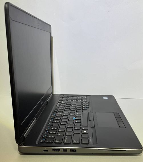 Мобильная рабочая станция Б-класс Dell Precision 7520 / 15.6" (1920x1080) IPS / Intel Core i7-7820HQ (4 (8) ядра по 2.9 - 3.9 GHz) / 16 GB DDR4 / 256 GB SSD / nVidia Quadro M1200, 4 GB GDDR5, 128-bit / WebCam б/у | Зображення 5