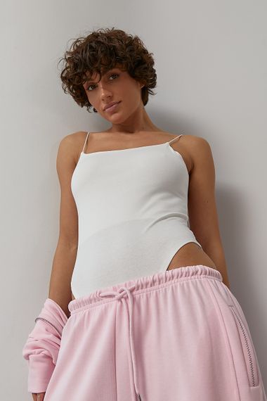 Жіноче трикотажне боді на бретелях - молочний цвет, ONE SIZE (є розміри)