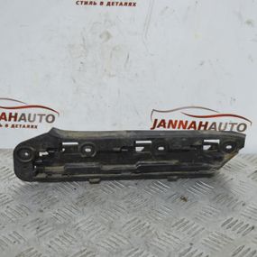 Кронштейн бампера правий Volkswagen Touran Caddy 2003-2015 Кріплення переднього бампера Фольксваген Туран 1T0807050