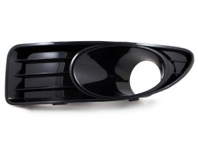 Fiat Linea 07-13 версия с противотуманками передняя решетка в левый бампер