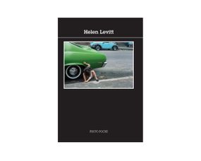 Книга Helen Levitt (Серия Photo poche).