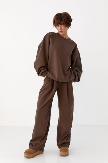 Теплий однотонний костюм зі світшотом та штанами зі складками - коричневий цвет, M (є розміри)