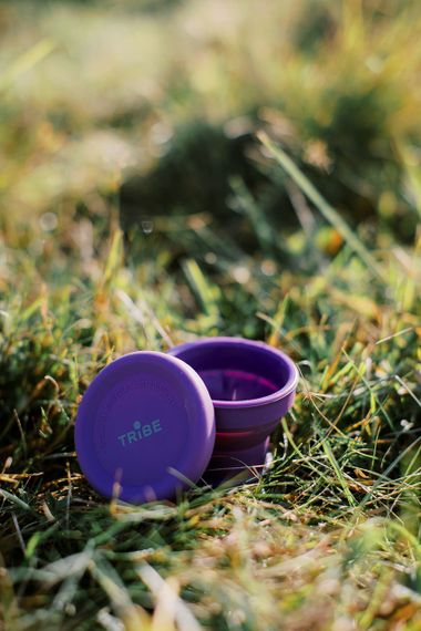 Стакан складаний Tribe 90 мл plum, туристичний силіконовий стаканчик трайб з кришкою, похідний посуд для походу й риболовлі | Зображення 9