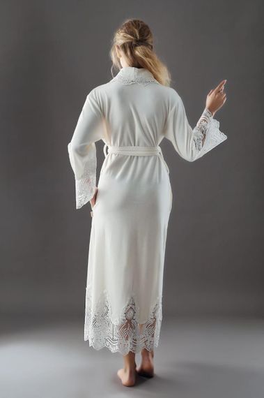 Жіночий халат Nusa 0383 довгий, велюровий з мереживом, кремовий 3XL | Зображення 2