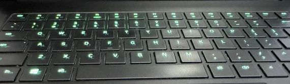Игровой ноутбук Б-класс Razer Blade 15 RZ09-0301 / 15.6" (1920x1080) IPS / Intel Core i7-9750H (6 (12) ядер по 2.6 - 4.5 GHz) / 32 GB DDR4 / 1000 GB SSD / nVidia GeForce RTX 2070 Max-Q, 8 GB GDDR6, 256-bit / WebCam б/у | Зображення 6