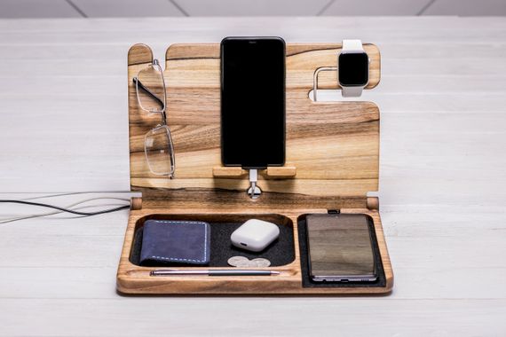 Популярная беспроводная зарядка для iPhone & часов Apple «Dock station iWatch»