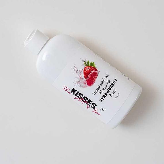 Лубрикант на водній основі Kisses Полуниця 200 мл. – Інтимне мастило | Зображення 2