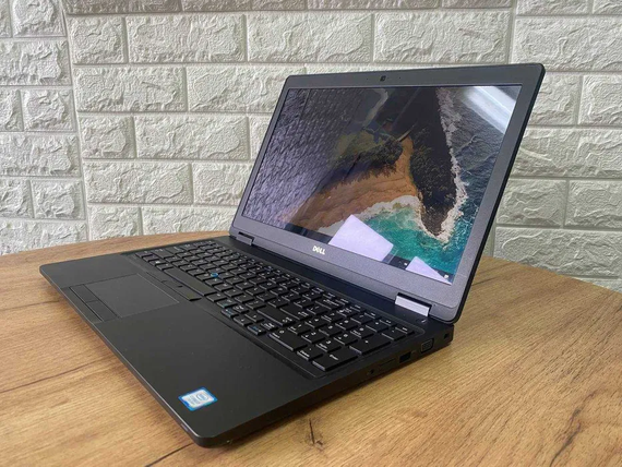 Ноутбук Сенсорный Dell Latitude E5580 15.6"FHD/IPS/i7 7820HQ/16/SSD256/940MX-2Gb | Зображення 1