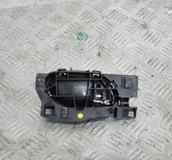 Ручка дверей внутрішня ліва Peugeot 3008 2009-2016 Ручка дверей передня ліва Пежо 3008 9683446877 | Зображення 1