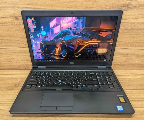 Ноутбук Dell Latitude 5580 / 15.6" (1920x1080) IPS Touch / Intel Core i5-6300U (2 (4) ядра по 2.4 - 3.0 GHz) / 8 GB DDR4 / 256 GB SSD / Intel HD Graphics 520 / WebCam / TouchID / Windows 10 б/в + Подарунок Бездротова миша / USB | Зображення 1