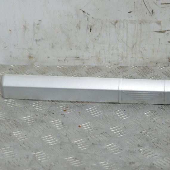 Панель підсвічування заднього номера ляди Volkswagen T4 1990-2003 Накладка освітлення номера Фольксваген т4 705829213 | Зображення 1