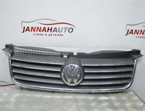 Решітка радіатора Volkswagen Passat B5 2000-2005 хром Фольксваген Пассат Б5 3B0853651L