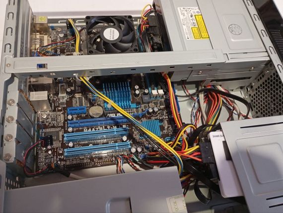 ПК Б-клас HEC 7KJCBS Chassis SFF / AMD Phenom II X2 555 (2 ядра по 3.2 GHz) / 8 GB DDR3 / 128 GB SSD / AMD Radeon Graphics / Win 10 б/в | Зображення 5