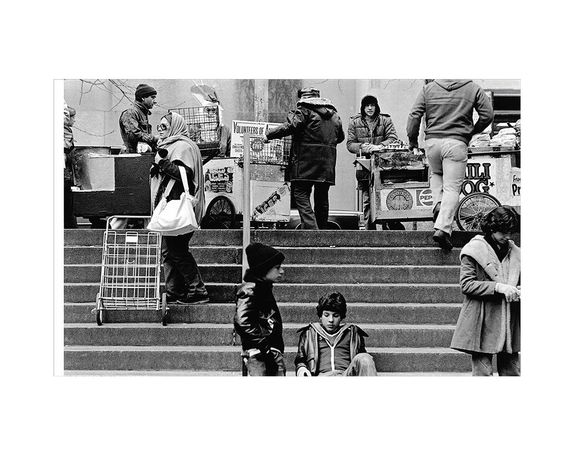 Книга про уличную фотографию "Magnum Streetwise The Ultimate Collection of Street Photography" Stephen McLaren | Зображення 5