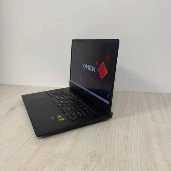 Ігровий ноутбук HP Omen 17z-db100 / 17.3" (1920x1080) IPS / AMD Ryzen AI 9 365 (10 (20) ядер по 2.0 – 5.0 GHz) / 32 GB DDR5 / 1000 GB SSD / nVidia GeForce RTX 5060, 8 GB GDDR7, 128-bit / WebCam б/в | Зображення 4