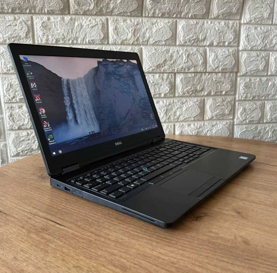 Ноутбук Dell Latitude 5580 HD i7 7600U 8GB HDD 500GB Nvidia 930MX Б/В | Зображення 1