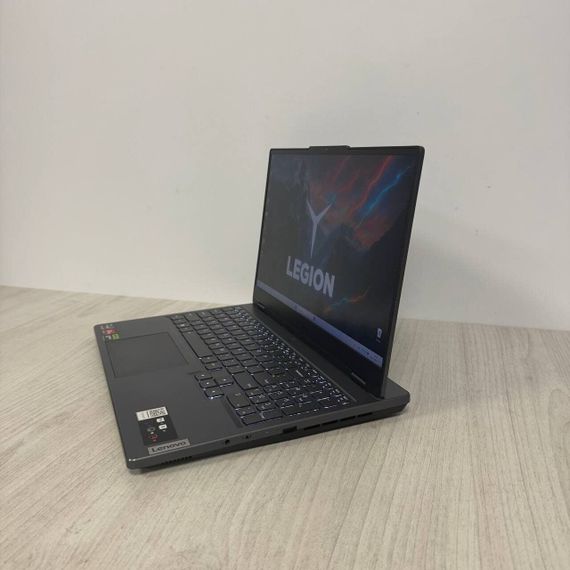 Игровой ноутбук Б-класс Lenovo Legion 5 15ARP8 / 15.6" (2560x1440) IPS / AMD Ryzen 7 7735HS (8 (16) ядер 3.2 - 4.75 GHz) / 16 GB DDR5 / 512 GB SSD / nVidia GeForce RTX 4060, 8 GB GDDR6, 128-bit / WebCam б/у | Зображення 5