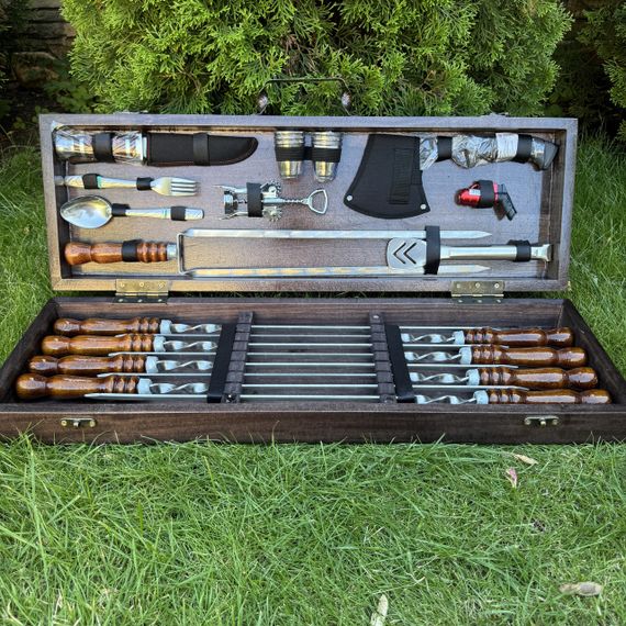 Подарочный набор для пикника Гриль-2 ручной работы (шампура и аксессуары).