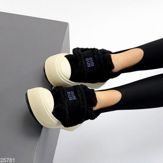 Спортивные замшевые черные зимние автоледи на липучке