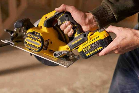 Пила циркулярна акумуляторна STANLEY FATMAX без АКБ та ЗП (SFMCS550B) | Зображення 1