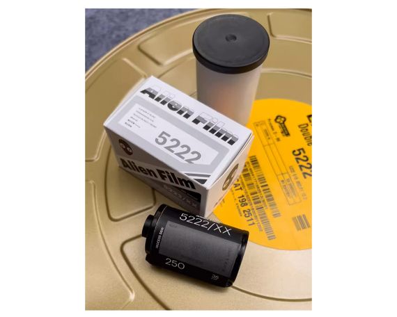 Фотоплівка чорно - біла Kodak Eastman Double X 5222 135-36