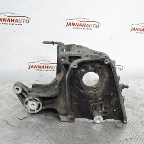 Кронштейн ПНВТ 1.9 CDTI Opel Astra H Vectra C Zafira B кріплення паливного насоса Опель Астра Зафіра Вектра