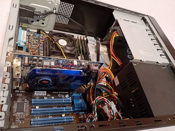 ПК Б-клас Amadey SFF / AMD Athlon II X2 250 (2 ядра по 3.0 GHz) / 8 GB DDR3 / 128 GB SSD / AMD Radeon HD 3650, 512 MB DDR2, 128-bit / 400W / Win 10 б/в | Зображення 6