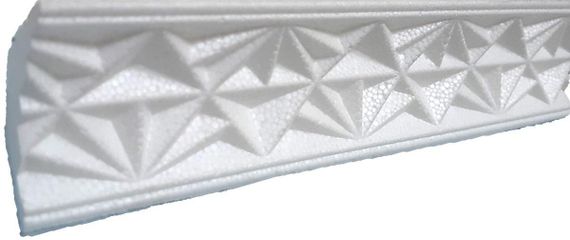 Стельовий плінтус Simja 4007 з орнаментом 28x28x1300 мм