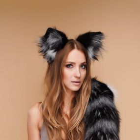 Пушистые лисьи ушки серебристого цвета OKOVA sexstyle