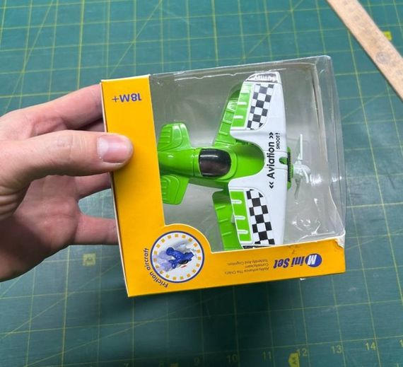 Фрикционный самолет green | Зображення 1