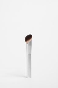 Скошенная кисточка UNICO Blush & Contour makeup brush