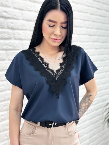 Женская летняя легкая блузка софт с коротким рукавом и кружевом GF4717 цвет синий, размер 50/52