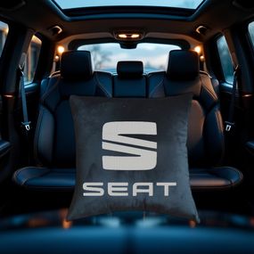 Авто Подушка c вышивкой логотипа марки сиат Seat черный автомобилисту 00168