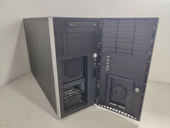 Сервер Terra Tower / 2x Intel Xeon E5-2678 v3 (12 (24) ядер по 2.5 - 3.2 GHz) / 32 GB DDR3 / 150 GB SSD + 2x 4000 GB HDD (SAS) / Megaraid SAS 9361-4i / DVD-ROM б/у + Подарок Зубная щетка Colgate Connect M1 + Павербанк Power Truck | Зображення 3