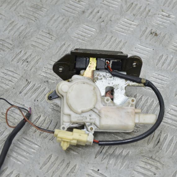 Замок кришки багажника Mazda 5 2005-2010 Замок кришки багажника задній Мазда 5 C24362310A | Зображення 1