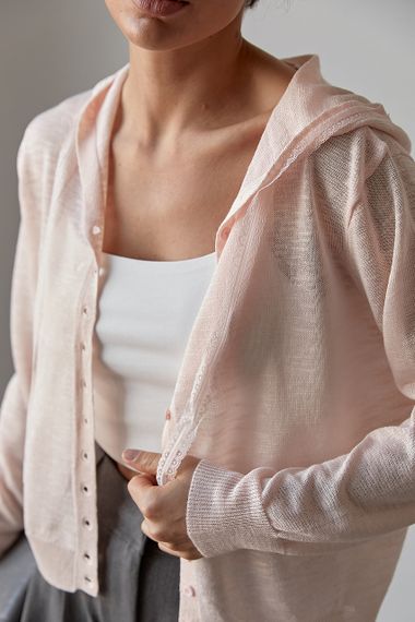 Легкий в'язаний кардиган на ґудзиках із капюшоном - пудра цвет, ONE SIZE (є розміри) | Зображення 3