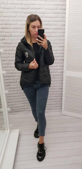 Жіноча демісезонна куртка з емблемою, арт.210/7, чорний