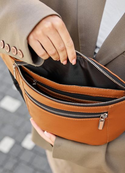 Большая женская кожаная сумка бананка Sambag Tirso Max рыжая 38×17×6 см (81341121) | Зображення 5