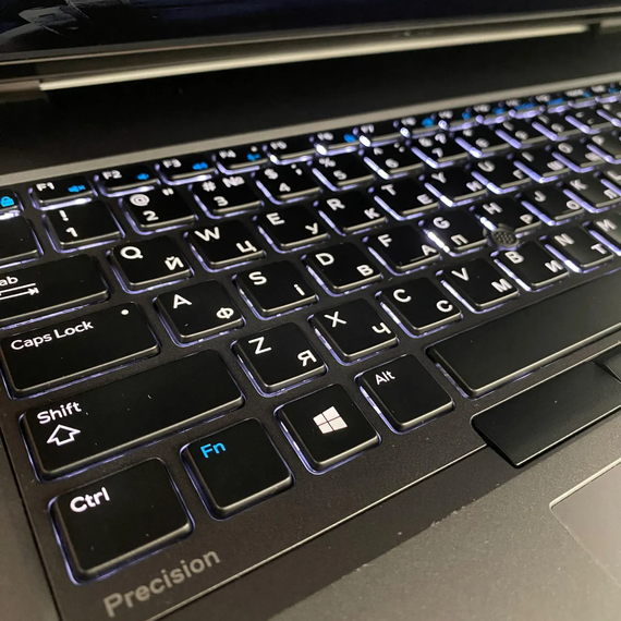 Мобильная рабочая станция Dell Precision 7740 / 17.3" (1920x1080) IPS / Intel Core i5-9400H (4 (8) ядра по 2.5 - 4.3 GHz) / 16 GB DDR4 / 1000 GB SSD / nVidia Quadro RTX 3000, 6 GB GDDR6, 192-bit / HDMI б/у + Подарок Беспроводная мышь / USB | Зображення 5
